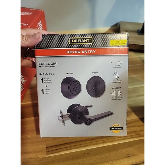 Defiant Freedom Keyed‎ Entry Lock Set Deadbolt Lever Handle Matte Black Finish - Picture 1 of 2